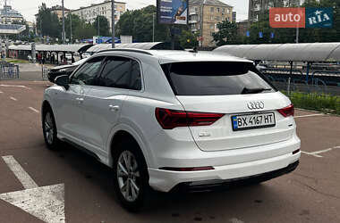 Внедорожник / Кроссовер Audi Q3 2021 в 
