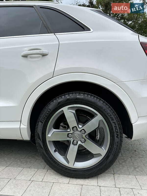 Позашляховик / Кросовер Audi Q3 2014 в Львові