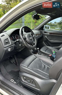 Позашляховик / Кросовер Audi Q3 2014 в 