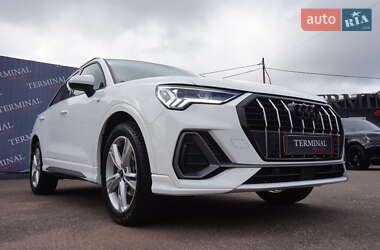Внедорожник / Кроссовер Audi Q3 2023 в 