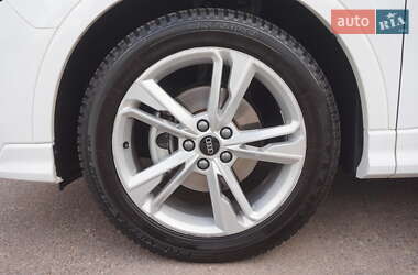 Внедорожник / Кроссовер Audi Q3 2023 в 