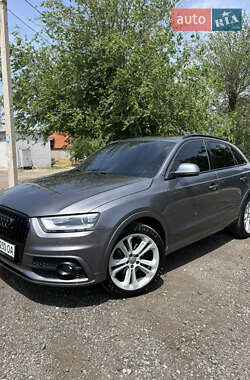 Позашляховик / Кросовер Audi Q3 2015 в 