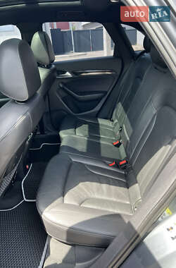 Позашляховик / Кросовер Audi Q3 2015 в 
