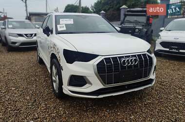 Внедорожник / Кроссовер Audi Q3 2019 в 