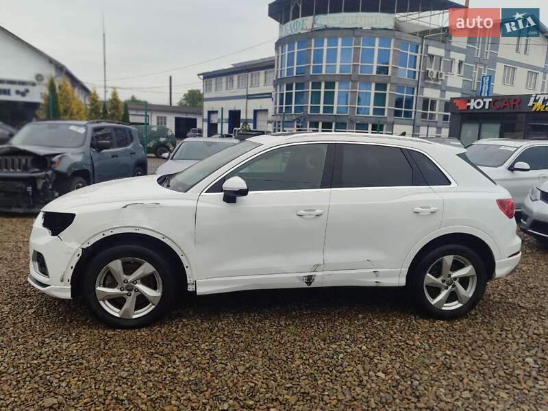 Позашляховик / Кросовер Audi Q3 2019 в Стрию