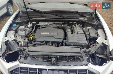 Внедорожник / Кроссовер Audi Q3 2019 в 
