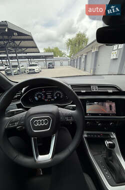 Внедорожник / Кроссовер Audi Q3 2022 в 