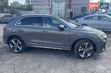 Внедорожник / Кроссовер Audi Q3 2019 в 