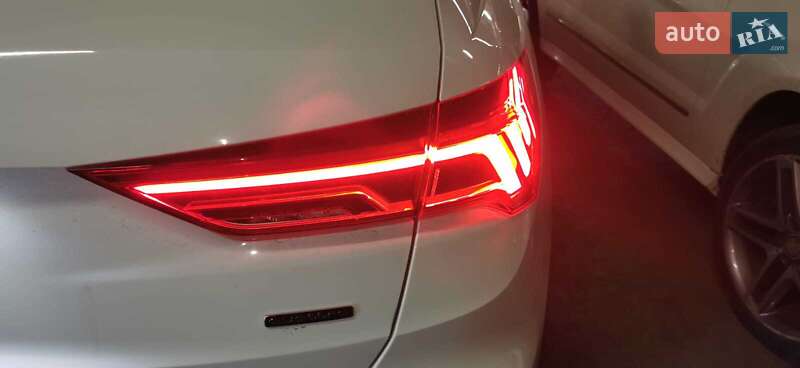 Внедорожник / Кроссовер Audi Q3 2021 в Ровно