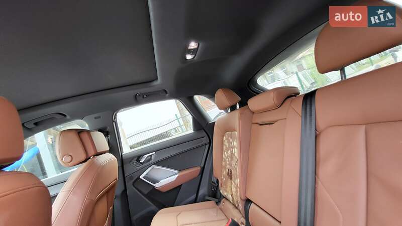Внедорожник / Кроссовер Audi Q3 2021 в Ровно