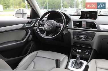 Внедорожник / Кроссовер Audi Q3 2016 в 