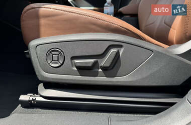 Внедорожник / Кроссовер Audi Q3 2020 в 