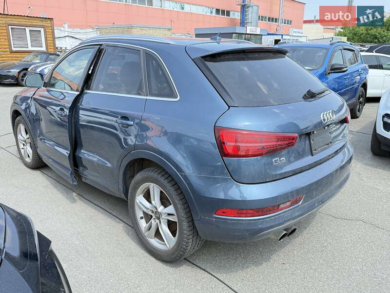 Внедорожник / Кроссовер Audi Q3 2016 в Киеве