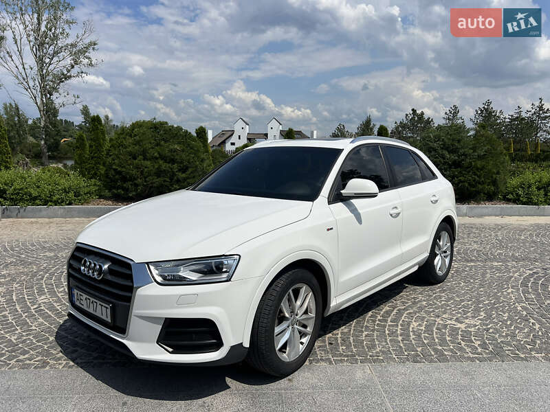 Внедорожник / Кроссовер Audi Q3 2017 в Днепре