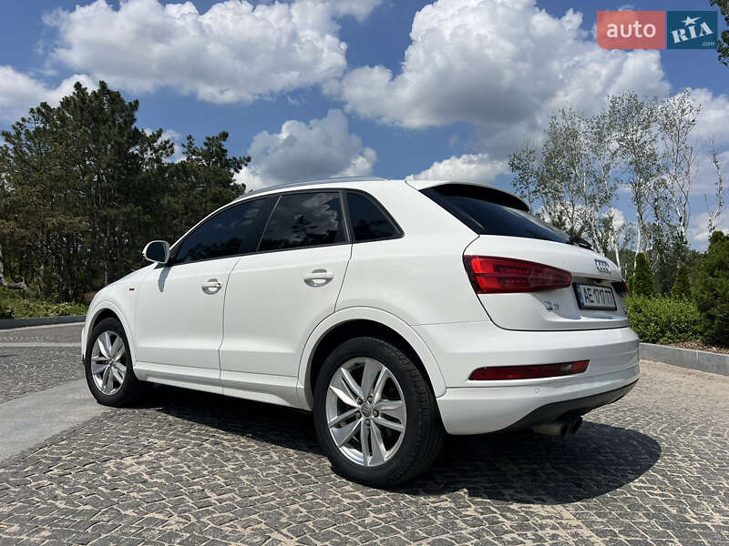 Внедорожник / Кроссовер Audi Q3 2017 в Днепре