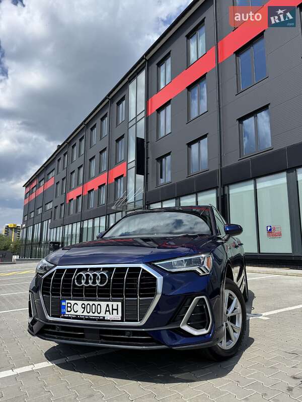 Позашляховик / Кросовер Audi Q3 2021 в Львові