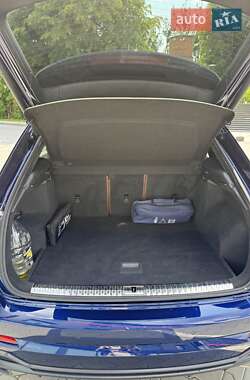 Внедорожник / Кроссовер Audi Q3 2021 в 