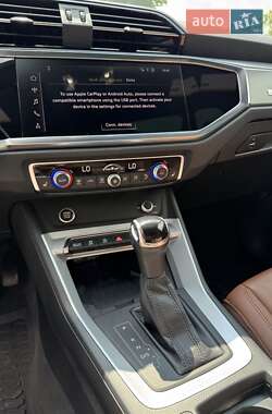 Внедорожник / Кроссовер Audi Q3 2021 в 