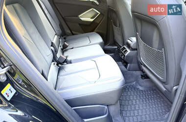 Внедорожник / Кроссовер Audi Q3 2023 в 