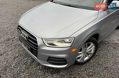 Внедорожник / Кроссовер Audi Q3 2015 в 