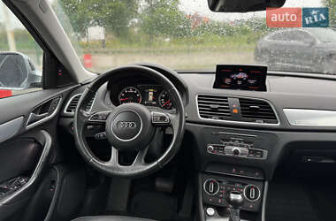 Внедорожник / Кроссовер Audi Q3 2015 в 