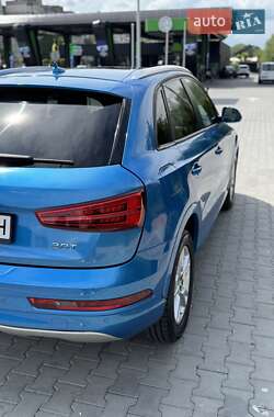 Внедорожник / Кроссовер Audi Q3 2016 в 