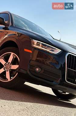 Внедорожник / Кроссовер Audi Q3 2015 в 