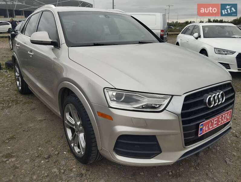 Внедорожник / Кроссовер Audi Q3 2016 в 