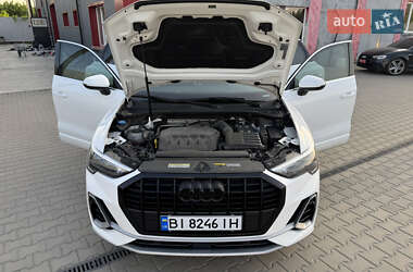 Внедорожник / Кроссовер Audi Q3 2019 в 