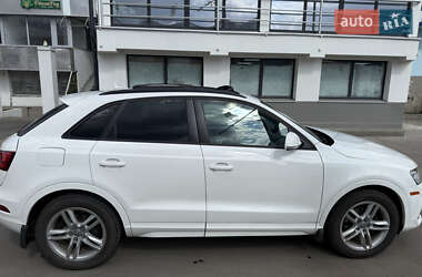 Внедорожник / Кроссовер Audi Q3 2017 в 