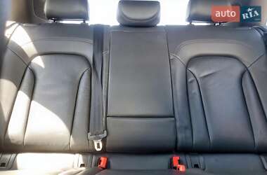 Позашляховик / Кросовер Audi Q3 2016 в 