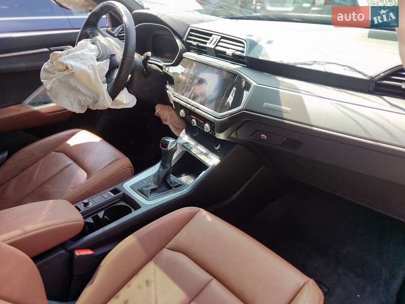 Внедорожник / Кроссовер Audi Q3 2022 в Стрые