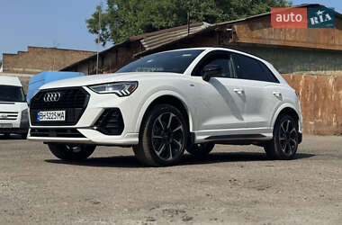Внедорожник / Кроссовер Audi Q3 2021 в 