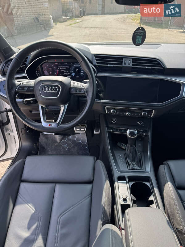 Внедорожник / Кроссовер Audi Q3 2021 в Одессе