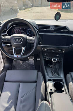 Внедорожник / Кроссовер Audi Q3 2021 в 