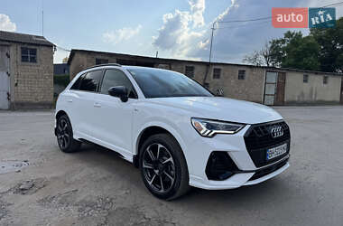 Внедорожник / Кроссовер Audi Q3 2021 в 
