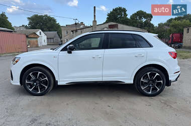 Внедорожник / Кроссовер Audi Q3 2021 в 