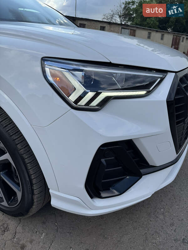 Внедорожник / Кроссовер Audi Q3 2021 в Одессе