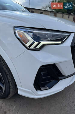 Внедорожник / Кроссовер Audi Q3 2021 в 
