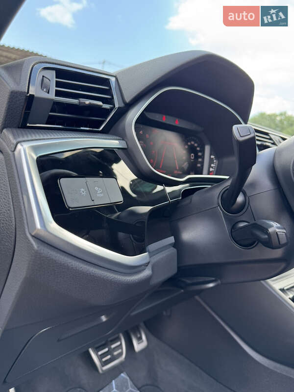 Внедорожник / Кроссовер Audi Q3 2021 в Одессе