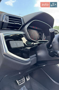Внедорожник / Кроссовер Audi Q3 2021 в 