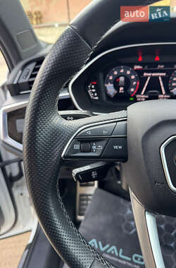 Внедорожник / Кроссовер Audi Q3 2021 в 