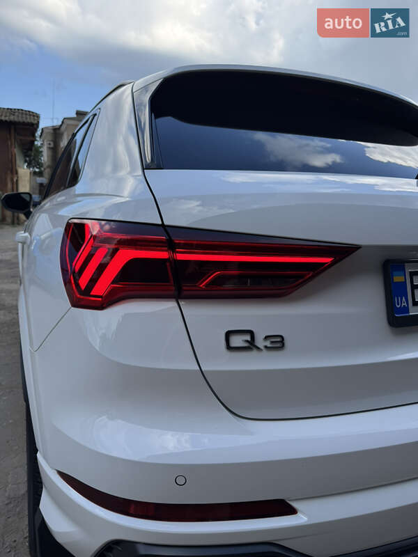 Внедорожник / Кроссовер Audi Q3 2021 в Одессе