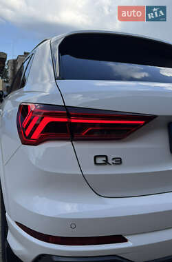 Внедорожник / Кроссовер Audi Q3 2021 в 