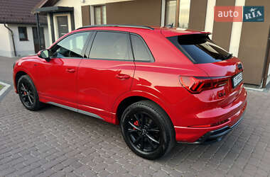 Внедорожник / Кроссовер Audi Q3 2021 в 