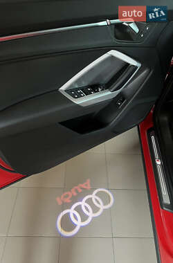 Внедорожник / Кроссовер Audi Q3 2021 в 