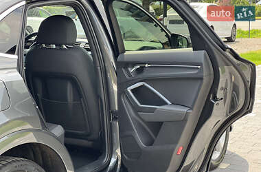 Внедорожник / Кроссовер Audi Q3 2020 в 