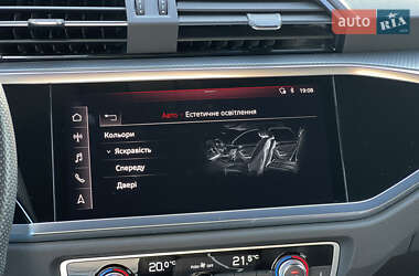 Внедорожник / Кроссовер Audi Q3 2020 в 