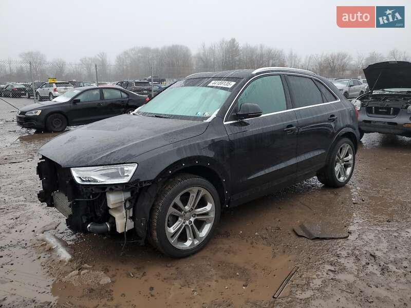 Внедорожник / Кроссовер Audi Q3 2016 в 