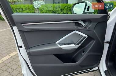 Внедорожник / Кроссовер Audi Q3 2020 в 